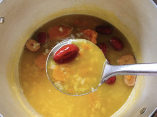 8、红枣南瓜粥,红枣南瓜粥完成。