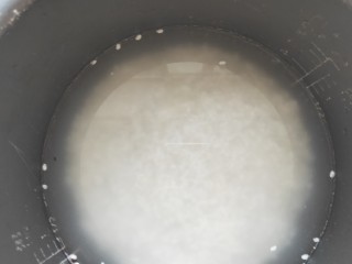 1、美玲粥,大米和糯米按照1：1的比例提前浸泡好，中途最好换几次水