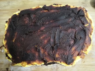 15、南瓜糯米夹心饼,再铺上一层豆沙馅