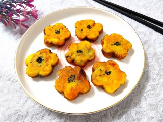 22、南瓜糯米夹心饼,盛出，即可上桌