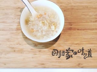 9、花胶瑶柱糯米粥,一碗简单又营养的粥就做好了，不加任何调味料都能尝到海鲜的鲜味。