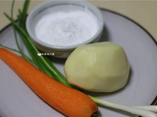 1、土豆饼,土豆、胡萝卜去皮