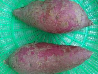 1、紫薯米糊,紫薯洗净去皮，