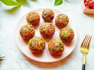 14、杂粮蔬菜饭团,近图看看。