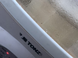 8、鸡蛋小米粥,放入炖锅炖煮1小时。