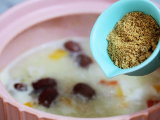 8、红薯南瓜粥,加入红糖