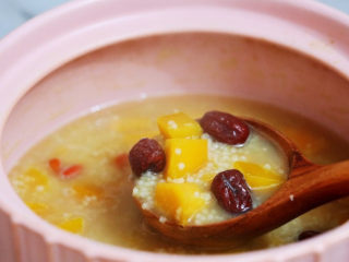 9、红薯南瓜粥,煮至红糖融化即可