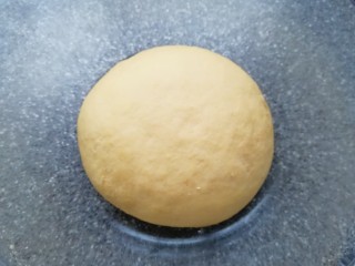 5、玉米粉窝窝头,面团明显变大。