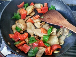 12、蚝油杏鲍菇,炒好了，可以出锅啦！