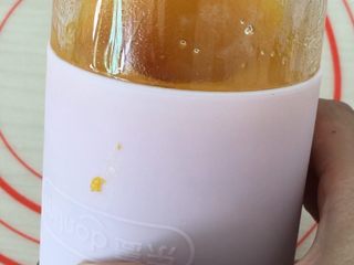 3、南瓜发饼,打成糊状。