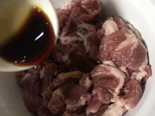 8、辣椒炒肉,10克生抽