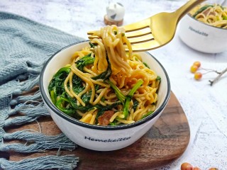 13、美味早餐《牛肉炒米线》,早起十分钟为家人烹饪一道美味早餐。米线吸收了牛肉的香味!吃起来特别地香!