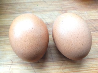 5、苜蓿菜饼,两颗鸡蛋