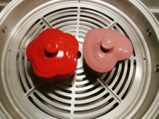 14、鸡蛋牛奶布丁,盖上盖子 蒸15分钟