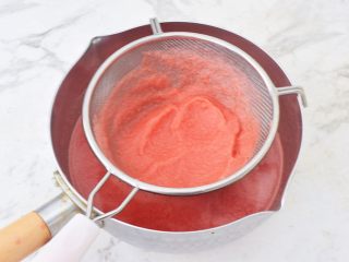 5、西瓜凉糕,过筛一遍