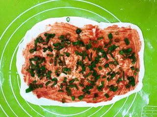 13、腐乳葱香饼,再撒一层香葱叶