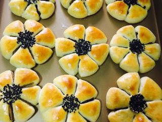 27、花朵面包,放入预热好的烤箱180度15分钟