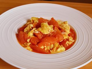 16、番茄炒蛋,装盘。
