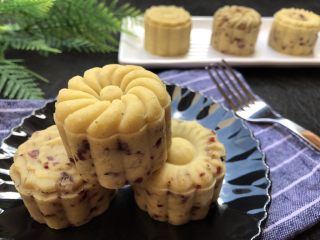 21、绿豆糕～蔓越莓版,仿佛浓浓的中秋味也来了！