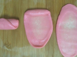 17、荷花酥,由上向下卷，如图从右到左所示