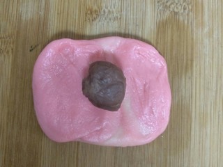 21、荷花酥,放入红豆沙