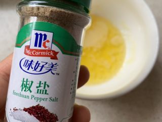 4、蒜香吐司条,椒盐