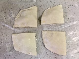 6、快手飞饼香蕉派,四个都合并好