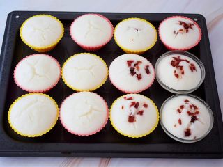 10、米发糕,取出晾至手温脱模