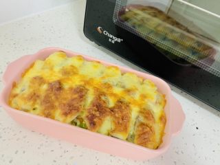 18、风味牛肉肠焗饭,出炉的时候满屋飘香。