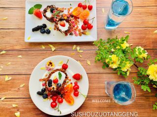 15、麦片酸奶水果杯,来和我一起早餐吧????