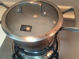 11、生菜鱼片粥,中小火煮开