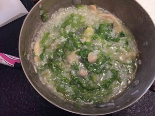 22、生菜鱼片粥,美味可口，出炉。