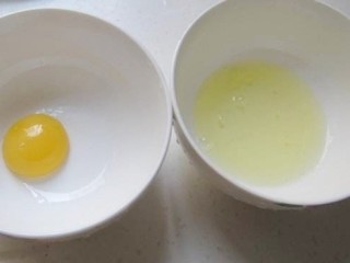 8、西兰花玉米鸡肉糕,鸡蛋蛋清蛋黄分离