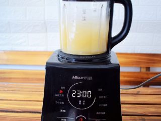 4、美龄粥,启动豆浆功能，煮成豆浆