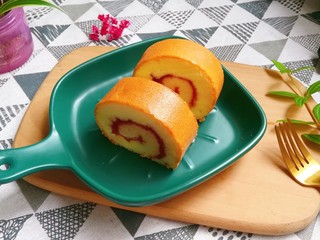 17、草莓蛋糕卷,切块摆放好