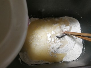 7、小油条,放入清水