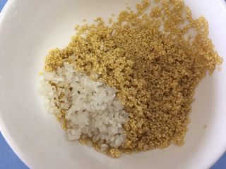 4、南瓜小米粥,二种米放一起，放进冰箱里冷冻30分钟