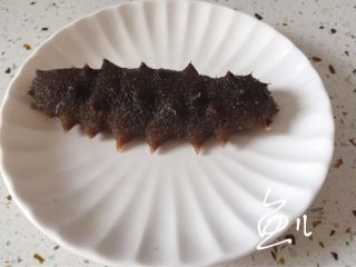 1、小米海参粥,提前泡发的海参