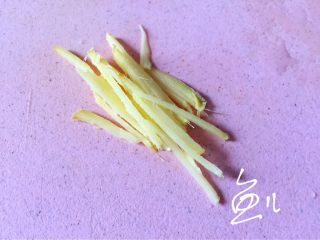 7、小米海参粥,生姜切丝