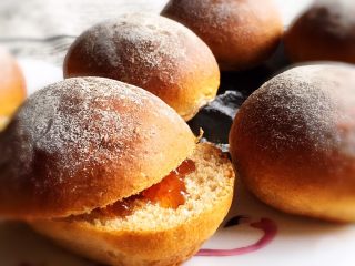 19、咖啡全麦面包,美味可口的早餐包就可以品尝了。