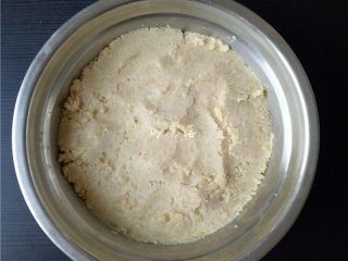 9、芝麻麻薯,备好绿豆沙；