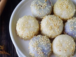 16、芝麻麻薯,【芝麻麻薯】做好啦。