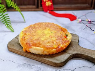 21、披萨新吃法～奥尔良鸡丁披萨,烤好的披萨取出，脱模啦！