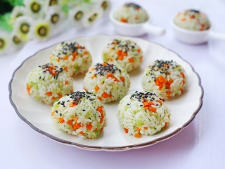 18、西兰花肉松芝士饭团,颜值爆表。