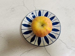 2、苹果小米粥,苹果