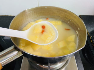 13、苹果小米粥,搅拌均匀