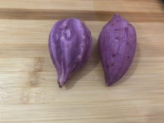 9、紫薯银耳粥,紫薯削皮