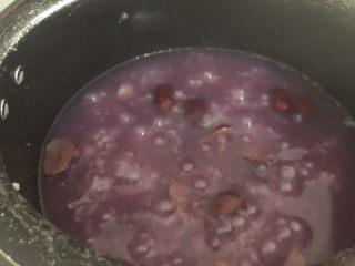 14、紫薯银耳粥,1小时后的样子,出锅了