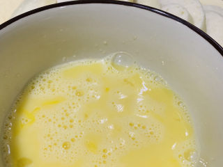 9、烤馒头片,打散