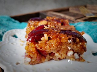 11、超黏糯甄糕,还没彻底放凉就迫不及待切块了，你们也可以放凉后切块儿